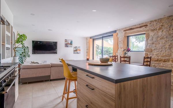 Maison à vendre    9 pièces • 257 m2 Limas