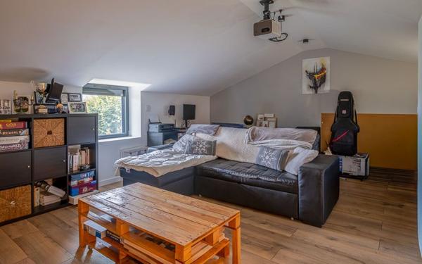 Maison à vendre    9 pièces • 257 m2 Limas