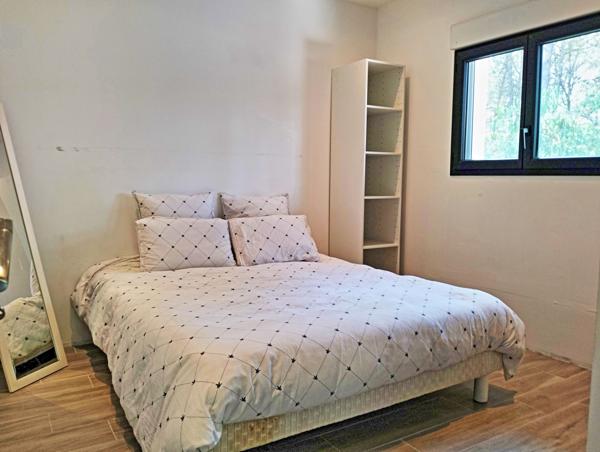 Draguignan (83300) Superbe villa d'architecte de 250 m² + sous sol et garage sur 4000 m² de terrain plat