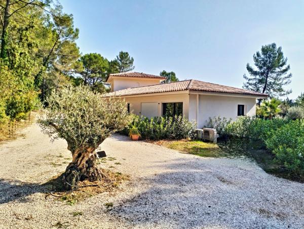 Draguignan (83300) Superbe villa d'architecte de 250 m² + sous sol et garage sur 4000 m² de terrain plat