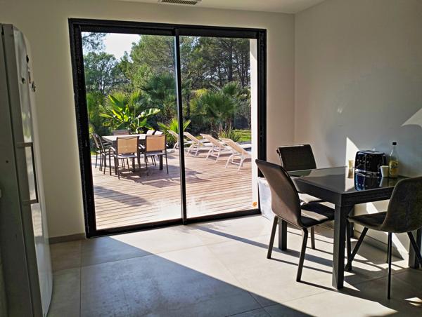 Draguignan (83300) Superbe villa d'architecte de 250 m² + sous sol et garage sur 4000 m² de terrain plat