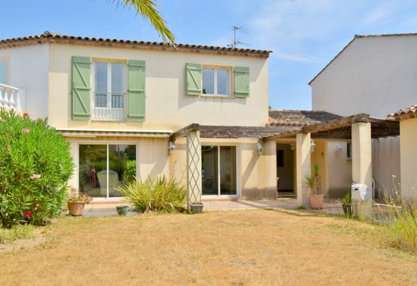 Fréjus (83370) VILLA ST AYGULF, Plages, port et commerces à pied