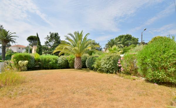 Fréjus (83370) VILLA ST AYGULF, Plages, port et commerces à pied