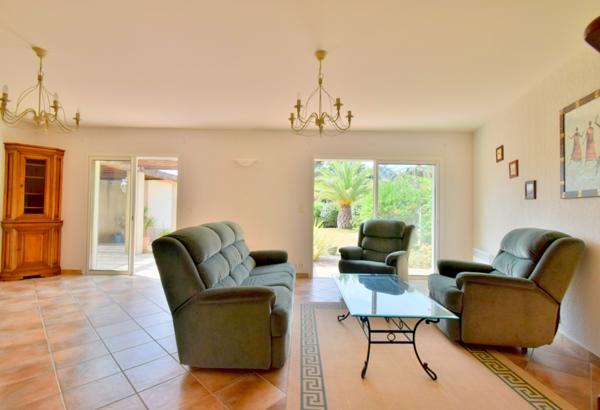 Fréjus (83370) VILLA ST AYGULF, Plages, port et commerces à pied