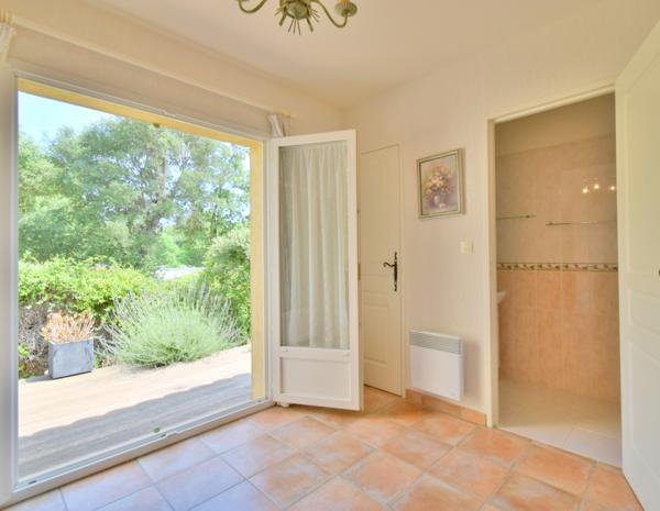 Fréjus (83370) VILLA ST AYGULF, Plages, port et commerces à pied