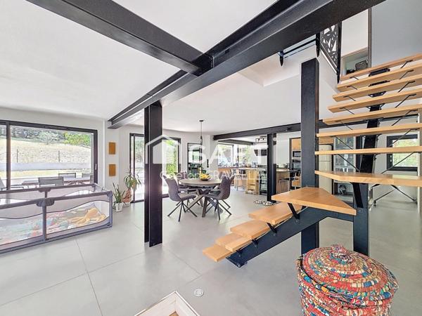 Villa architecte avec piscine, jacuzzi et T2 indépendant