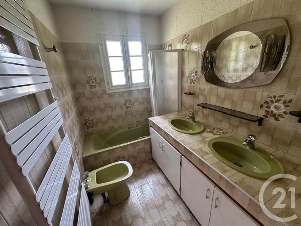 Maison à vendre  8 pièces - 123,50 m2 RUELLE SUR TOUVRE - 16