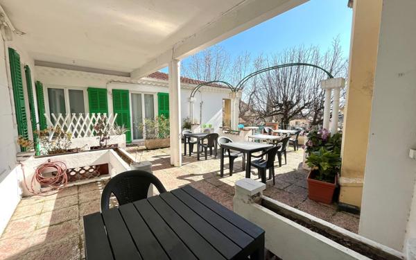 Maison à vendre    17 pièces • 506 m2 Saint-Vallier-de-Thiey