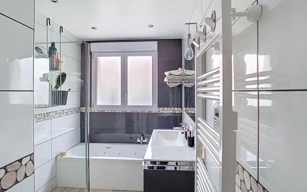 Maison à vendre    8 pièces •  Saint-Sébastien-sur-Loire