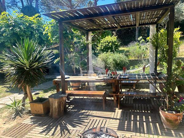 Villa traditionnelle 4 facesT4 de 145m2 habitables  environ sur terrain de plus de 5000m2