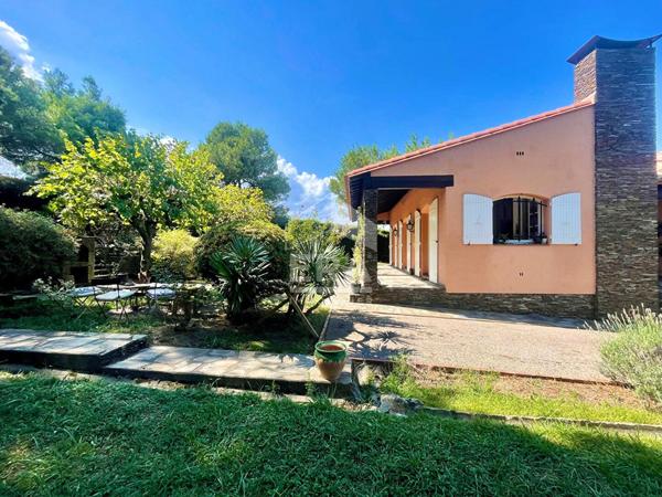 Villa traditionnelle 4 facesT4 de 145m2 habitables  environ sur terrain de plus de 5000m2