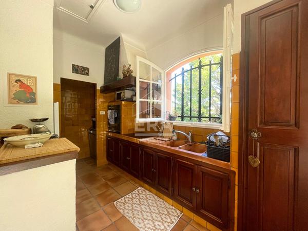 Villa traditionnelle 4 facesT4 de 145m2 habitables  environ sur terrain de plus de 5000m2