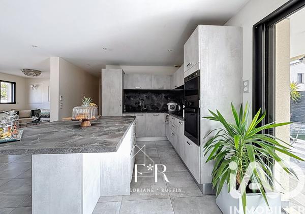 Maison à vendre 5 pièces 155 m² Bédarrides