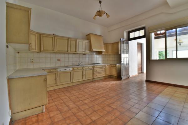 Dpt Lot et Garonne (47), à vendre VILLENEUVE SUR LOT maison de ville, P6 idéale investisseurs, ou familles,