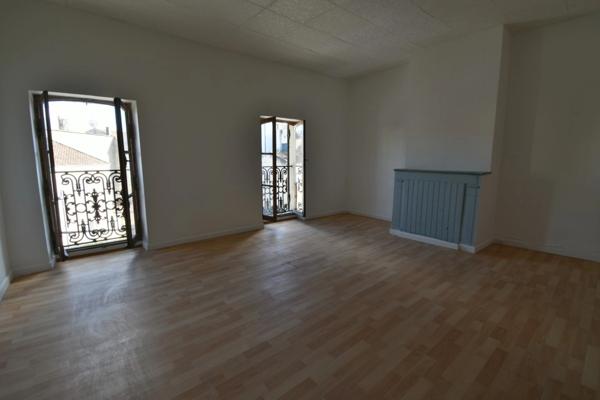 Dpt Lot et Garonne (47), à vendre VILLENEUVE SUR LOT maison de ville, P6 idéale investisseurs, ou familles,