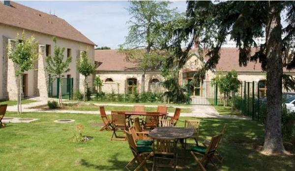 INVESTISSEMENT LOCATIF – EVRY – Résidence EHPAD Médicis – 6,78% de rentabilité