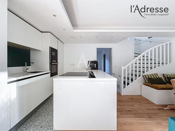 NANTERRE-PUTEAUX/ Avenue Félix Faure - Maison 4 pièces - 3 Extérieurs- 1 Parking