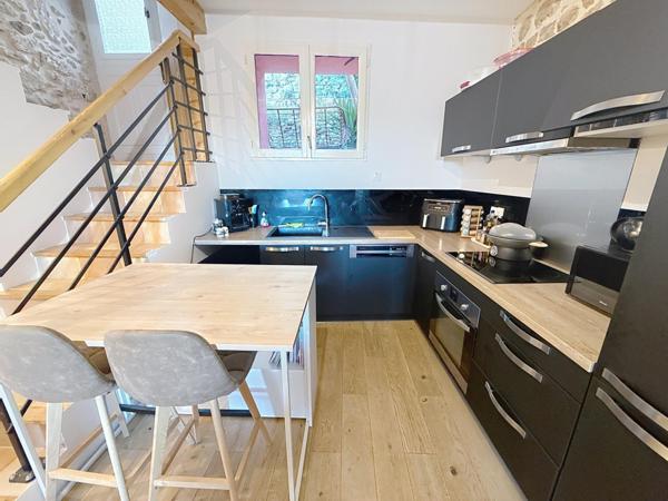 Charmante Maison de Village sur Magalas 3 chambres, Garage et cour extérieure