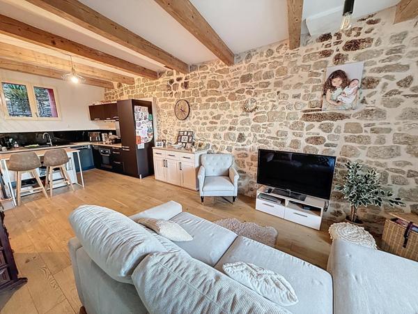 Charmante Maison de Village sur Magalas 3 chambres, Garage et cour extérieure