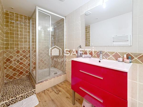 Charmante Maison de Village sur Magalas 3 chambres, Garage et cour extérieure