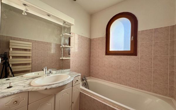 Maison à vendre    5 pièces • 119,70 m2 Gometz-la-Ville