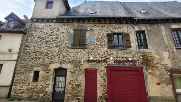 Maison
                                                                                                                                                                                                                                                                                                                        7 pièce(s)                                                                                                                                                                                                          3 chambre(s)                                                                                                                                                                                                          180  m²