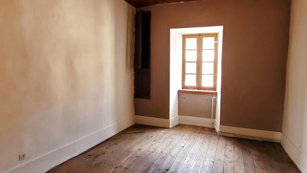 Maison
                                                                                                                                                                                                                                                                                                                        7 pièce(s)                                                                                                                                                                                                          3 chambre(s)                                                                                                                                                                                                          180  m²