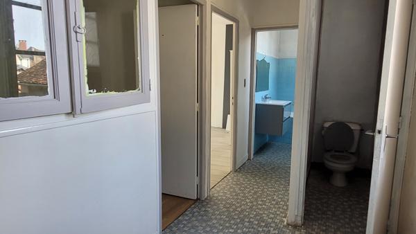 Maison
                                                                                                                                                                                                                                                                                                                        7 pièce(s)                                                                                                                                                                                                          3 chambre(s)                                                                                                                                                                                                          180  m²