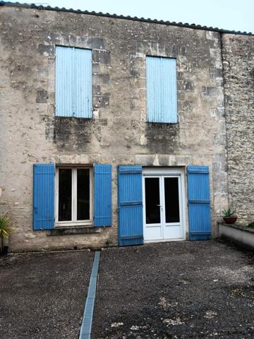 Maison à vendre à Saint-Hilaire-de-Villefranche en Charente-Maritime (17770), ref : 021/1885