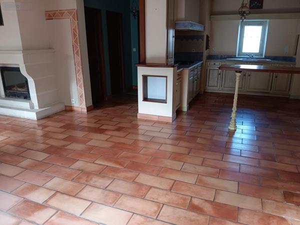 Maison à vendre à Saint-Hilaire-de-Villefranche en Charente-Maritime (17770), ref : 021/1885