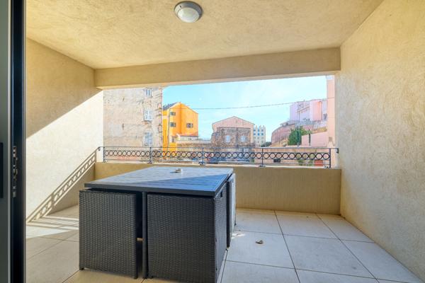 Appartement Bastia 2 pièces Bastia centre ville ancien - terrasse - stationnement