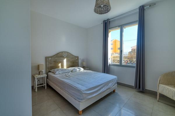 Appartement Bastia 2 pièces Bastia centre ville ancien - terrasse - stationnement