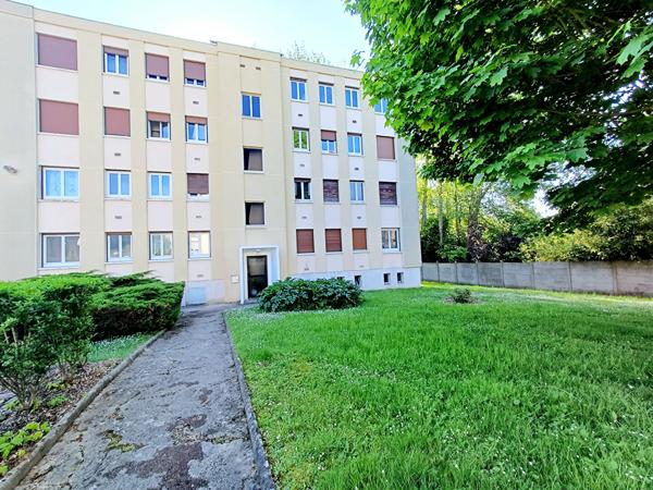 Appartement 3 pièces de 75 m² à Étampes