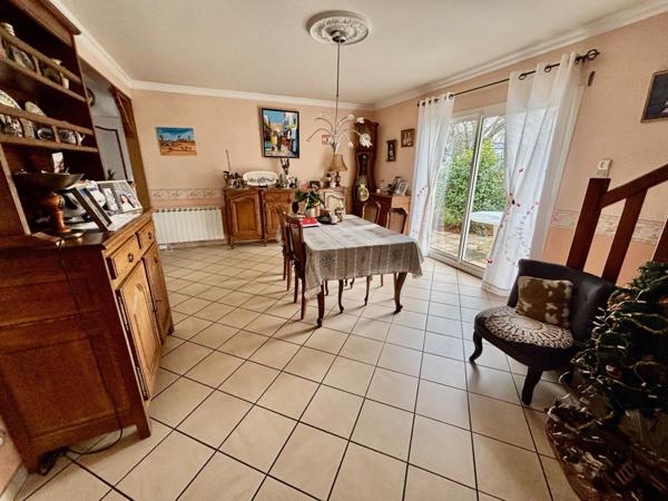 Maison à LE VAL-SAINT-PERE, 50300 - 7 pièces 150m²