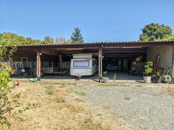 MAISON AVEC PISCINE ET GRAND GARAGE Lezay (79120)