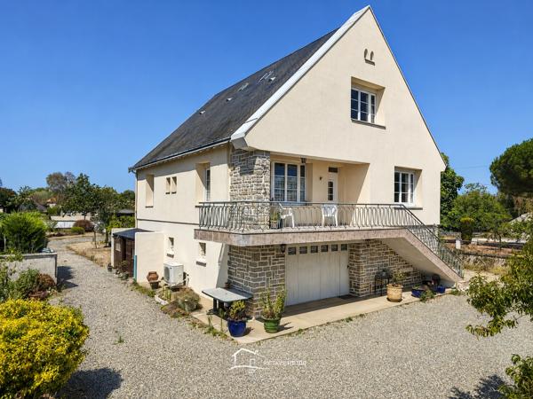 MAISON AVEC PISCINE ET GRAND GARAGE Lezay (79120)