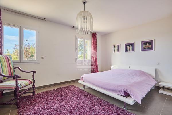 Maison au calme avec jardin à Venelles