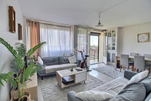 MONTREUIL BOISSIERE Appartement Montreuil 3 pièce(s) 63 m2 avec balcon et cave