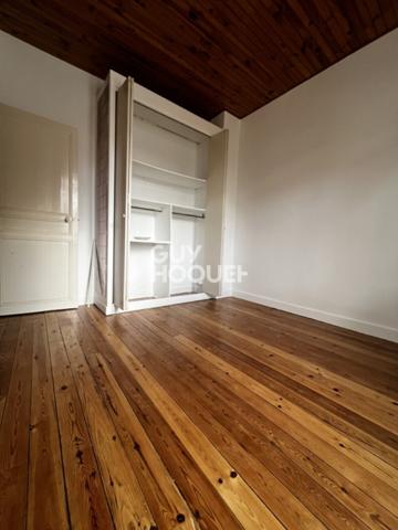 SAINT PIERRE - IMMEUBLE D'ENVIRON 92M² COMPRENANT 3 LOGEMENTS