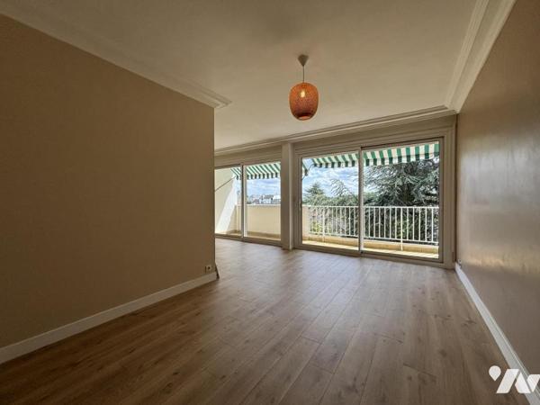 Appartement avec balcon et cellier