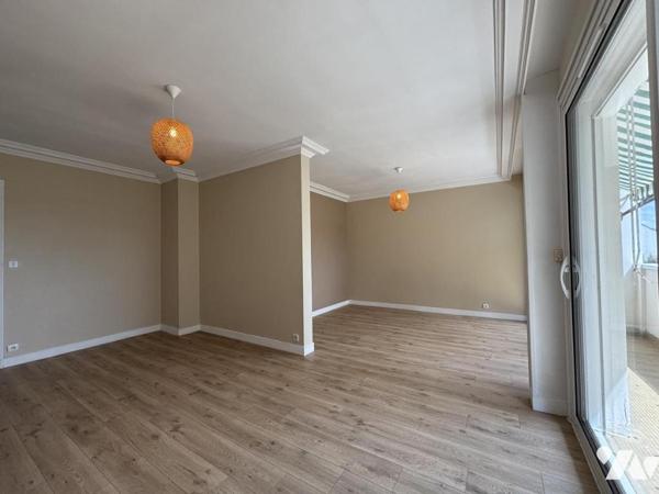 Appartement avec balcon et cellier
