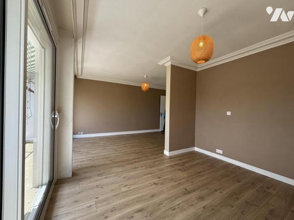 Appartement avec balcon et cellier