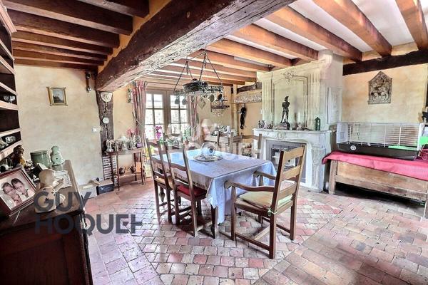 Mesnil en Ouche, proximité du château de Beaumesnil, tous commerces à pied.