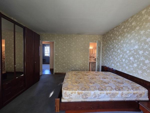 Immeuble à vendre |  Jonzac |  700 m²