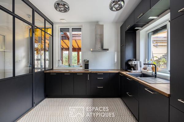 Maison rénovée avec jardin et dépendances