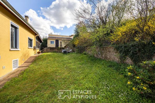 Maison rénovée avec jardin et dépendances