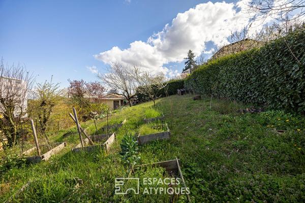 Maison rénovée avec jardin et dépendances