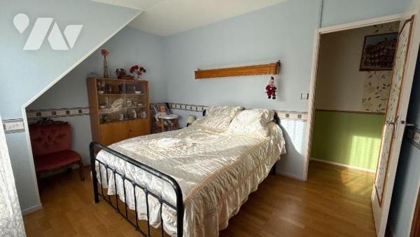 A vendre - Châlons-en-Champagne - Maison T5 de 85 m² 

Secteur Grévières, à proximité de la z...