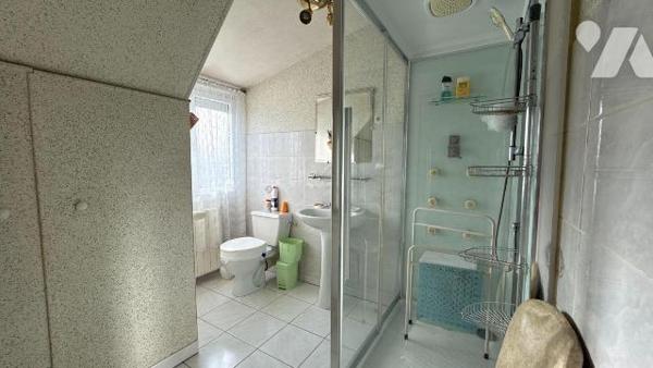 A vendre - Châlons-en-Champagne - Maison T5 de 85 m² 

Secteur Grévières, à proximité de la z...