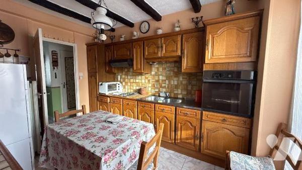 A vendre - Châlons-en-Champagne - Maison T5 de 85 m² 

Secteur Grévières, à proximité de la z...